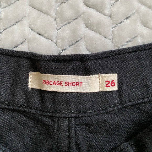 Donated-Levi’s Shorts - Picture 6 of 10